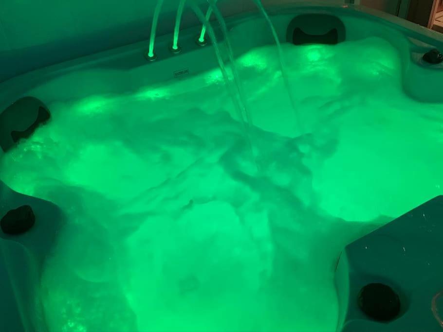 Апартаменты Perfect Couple Retreat To Unwind&Relax With Hottub Peacehaven Экстерьер фото