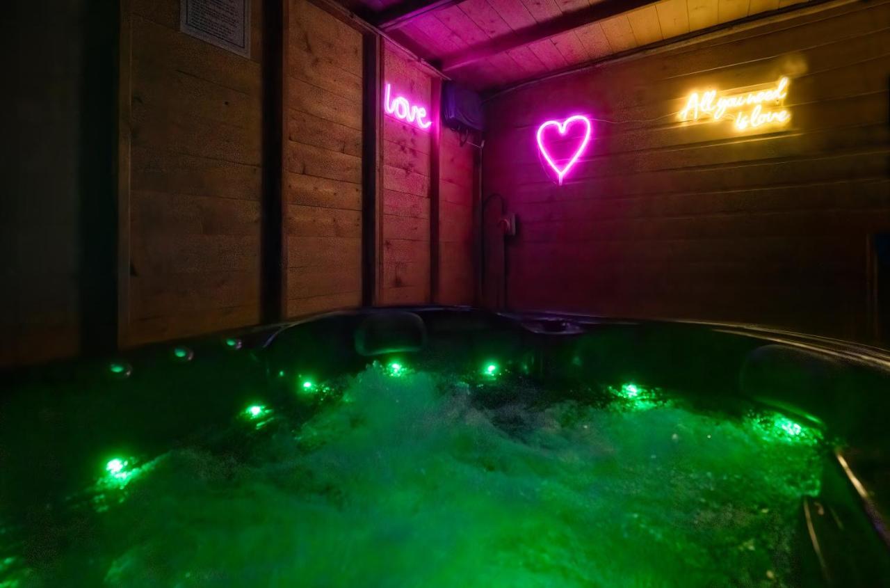 Апартаменты Perfect Couple Retreat To Unwind&Relax With Hottub Peacehaven Экстерьер фото